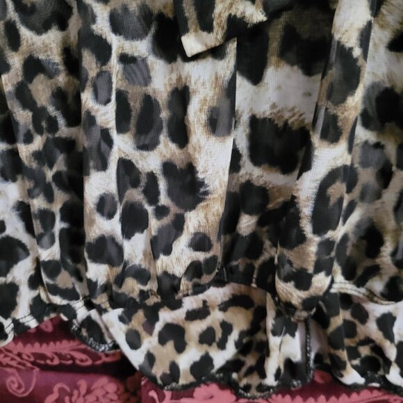 Leopard Chiffon Tie Flutter Sleeve Top Lashes 1X - Picture 4 of 5